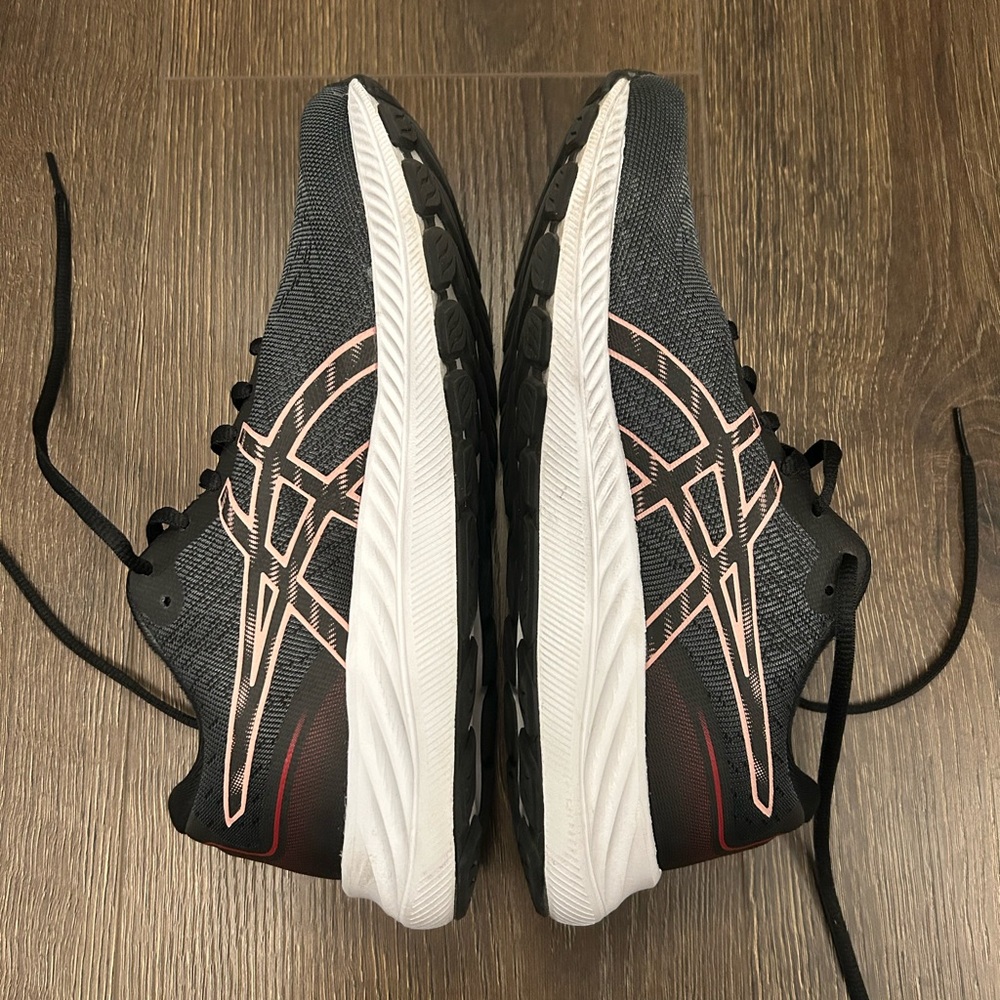 ASICS Black and Gray Running Shoes - Picture 6 of 7